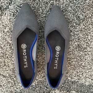 Rothy’s pointed flats size 7.5 in black mist